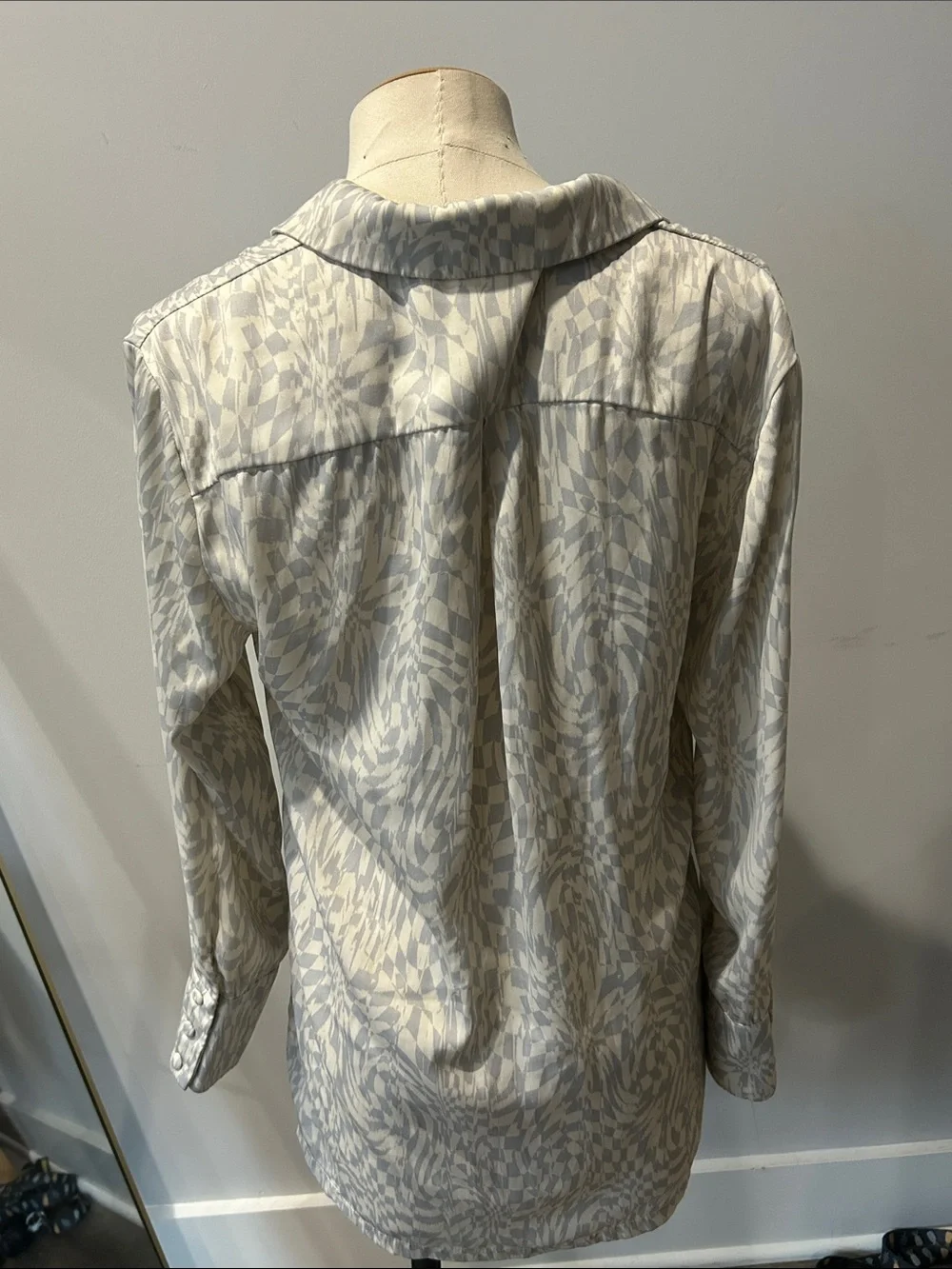 Free People Relaxed V-Neck Long-Sleeve Top in Light Gray Pattern